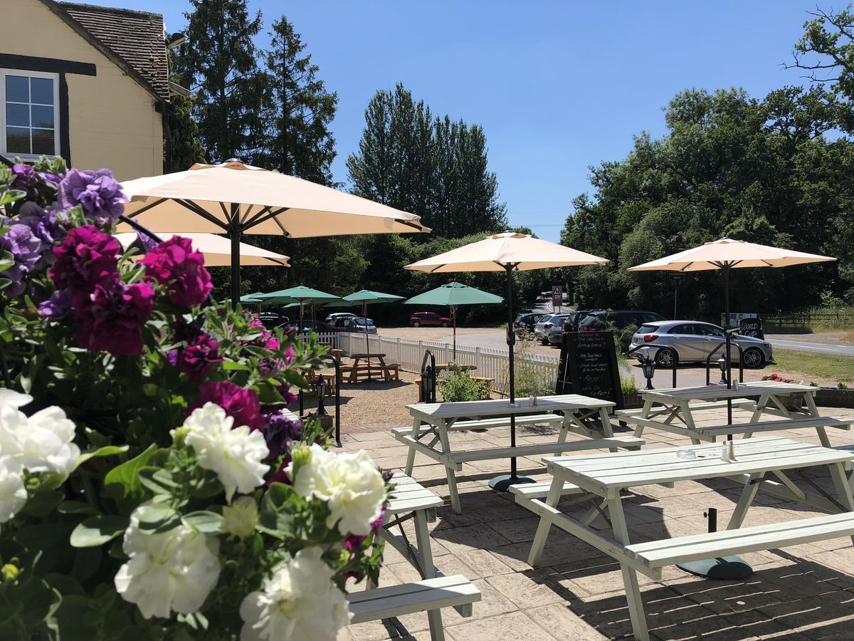 The New Inn Heckfield Экстерьер фото